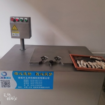 泡椒鳳爪鹵制雞爪需要去指甲嗎雞爪剪指甲機(jī)器 諸城五洲機(jī)械