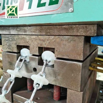 養(yǎng)豬場自動喂料 豬舍全套賽盤鏈條 豬圈料線 豬用上料機