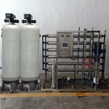 慈溪市輝月RO純凈水設備商家，產品清洗純水處理純水機1噸小時