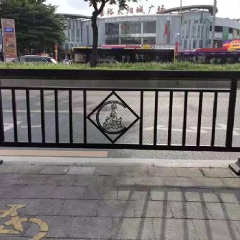 廣州市政道路黑色防護(hù)欄桿款式定做價(jià)格 佛山護(hù)欄廠家