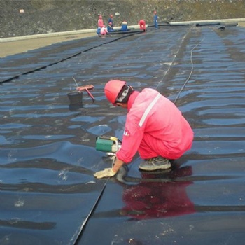 hdpe防滲土工膜污水處理池沼液池建設(shè)防滲土工膜