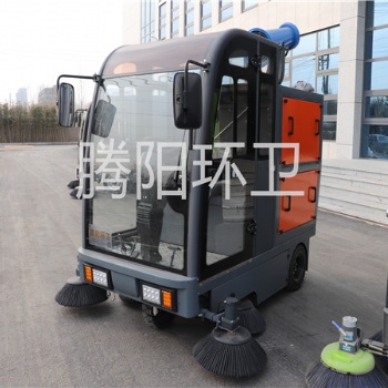 選購(gòu)掃地車(chē)主要看哪幾點(diǎn)