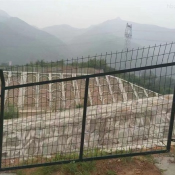 河北東聯(lián)鐵路安全裝飾隔斷防護欄 柵欄批發(fā)定制廠家