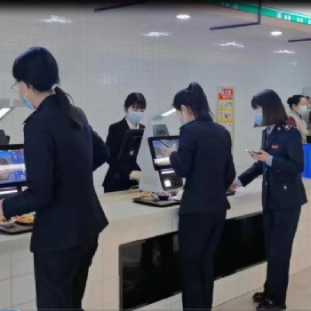 速賣幫食堂中智能餐臺(tái)讓職工食堂就餐更方便
