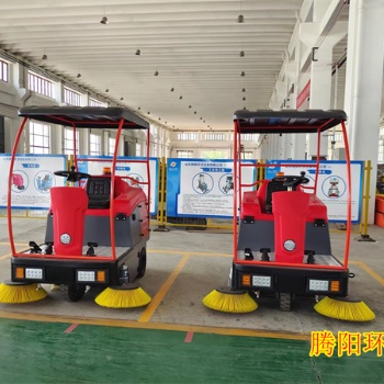 駕駛式掃地車(chē)的功能特點(diǎn)