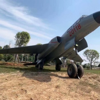 國內(nèi)大型仿真軍事模型生產(chǎn)基地-專業(yè)研制各種比例軍事設(shè)備