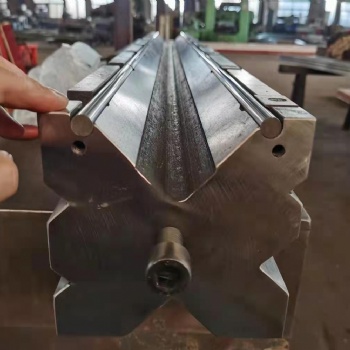 馬鞍山折彎?rùn)C(jī)模具制造工廠電話 鈑金折彎成型模具