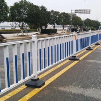 市政道路護(hù)欄 隔離欄 交通戶外鋅鋼圍欄 馬路京式護(hù)欄 人車分離防撞護(hù)欄