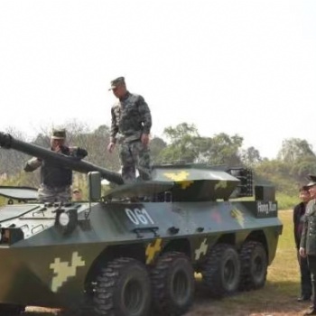 河南弘訊軍事模型廠家 專業(yè)制作生產(chǎn)各種比例軍事展覽設備
