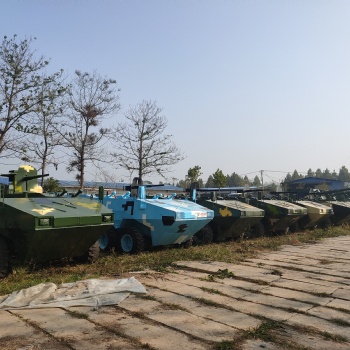 紅色研學(xué)夏令營 動態(tài)裝甲車模型體驗裝備 弘訊模型