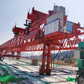 陜西西安架橋機(jī)租賃公司根據(jù)架梁要求和工程規(guī)模來(lái)選