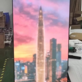 深圳商場會議室展廳室內(nèi)P2LED海報(bào)屏LED廣告現(xiàn)貨供應(yīng)
