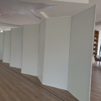 學(xué)校書畫展板搭建安裝